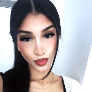 Meet your Posher, Lorena